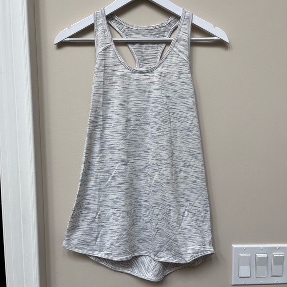 Lululemon Essential Tank - Picture 3 of 5